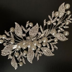 Elegant Wedding Silver Pearl Hair Accessory